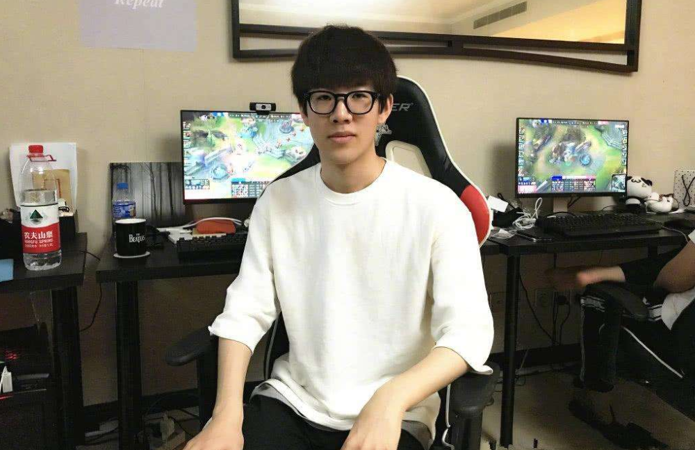 暗示多个派 暗示多个派